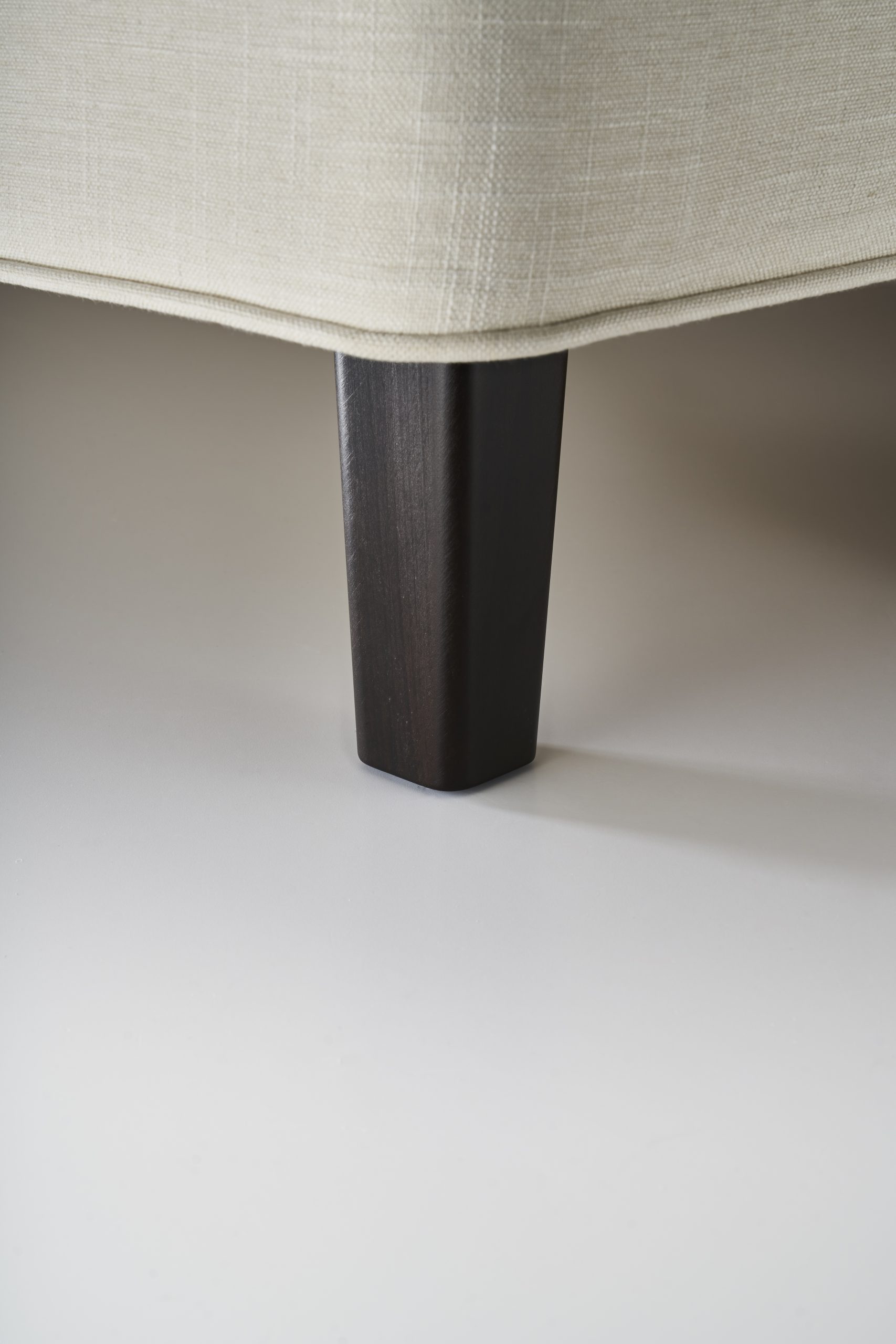 Vispring L1 18cm Ebony